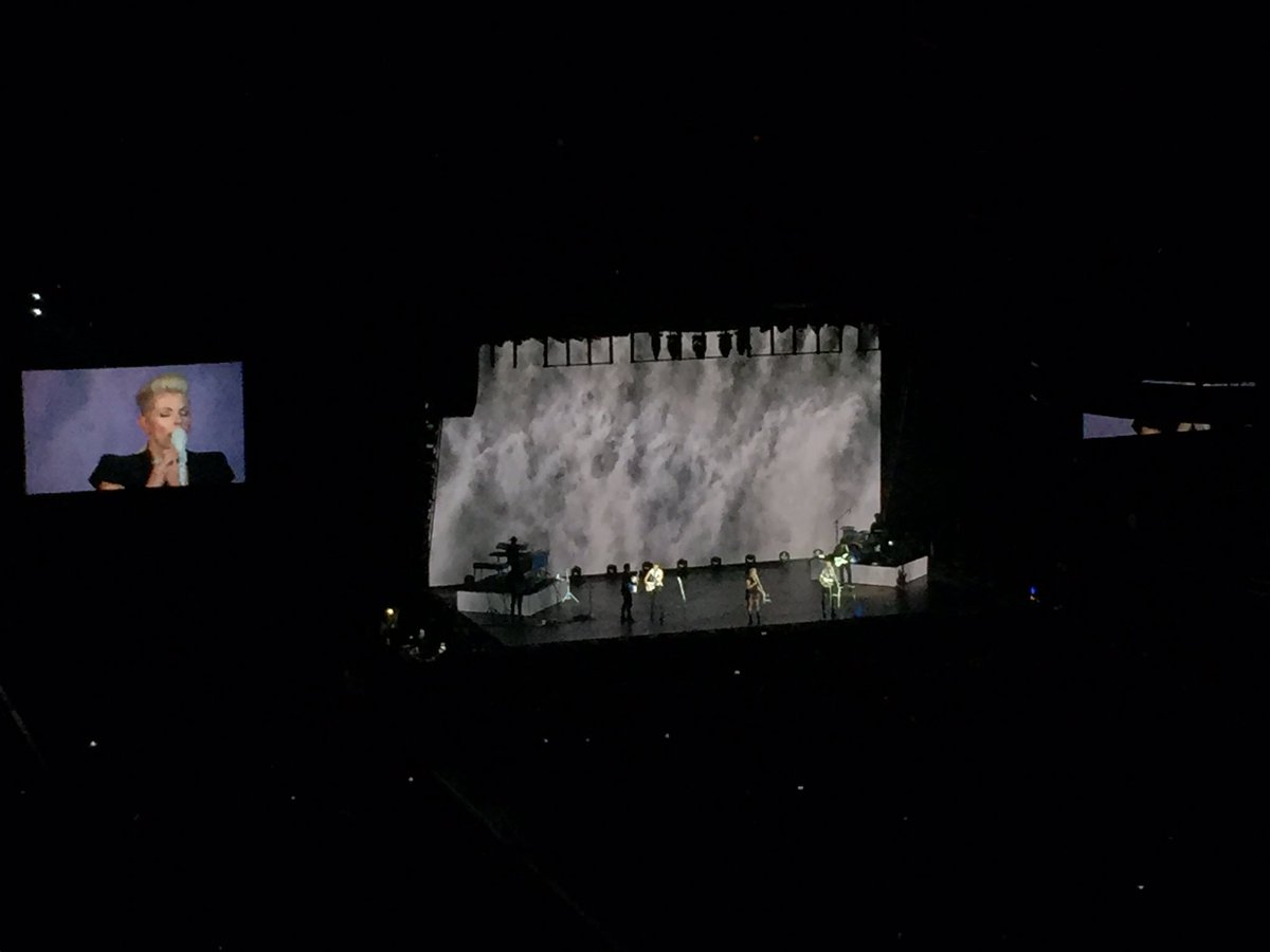 FoxersGirl's tweet photo. @dixiechicks thanks for the amazing show! One of the best I've been to!! Can't wait for you to return! #dcxcalgary https://t.co/xWfbMTx39w