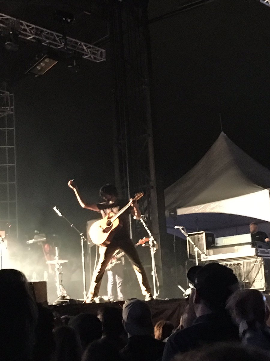 karayoungquist's tweet photo. That's it.  I'm starting a band.  @theavettbros @RootsNBluesNBBQ https://t.co/sj4ViO3SPU