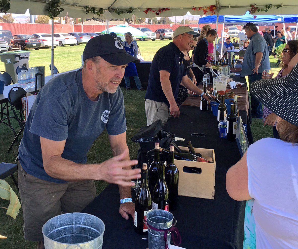 grapes_grains's tweet photo. Great to see winemaker Dave Corey pouring his @corewine at @grapes_grains this weekend! Thanks, Dave! https://t.co/DgK93cCPLG
