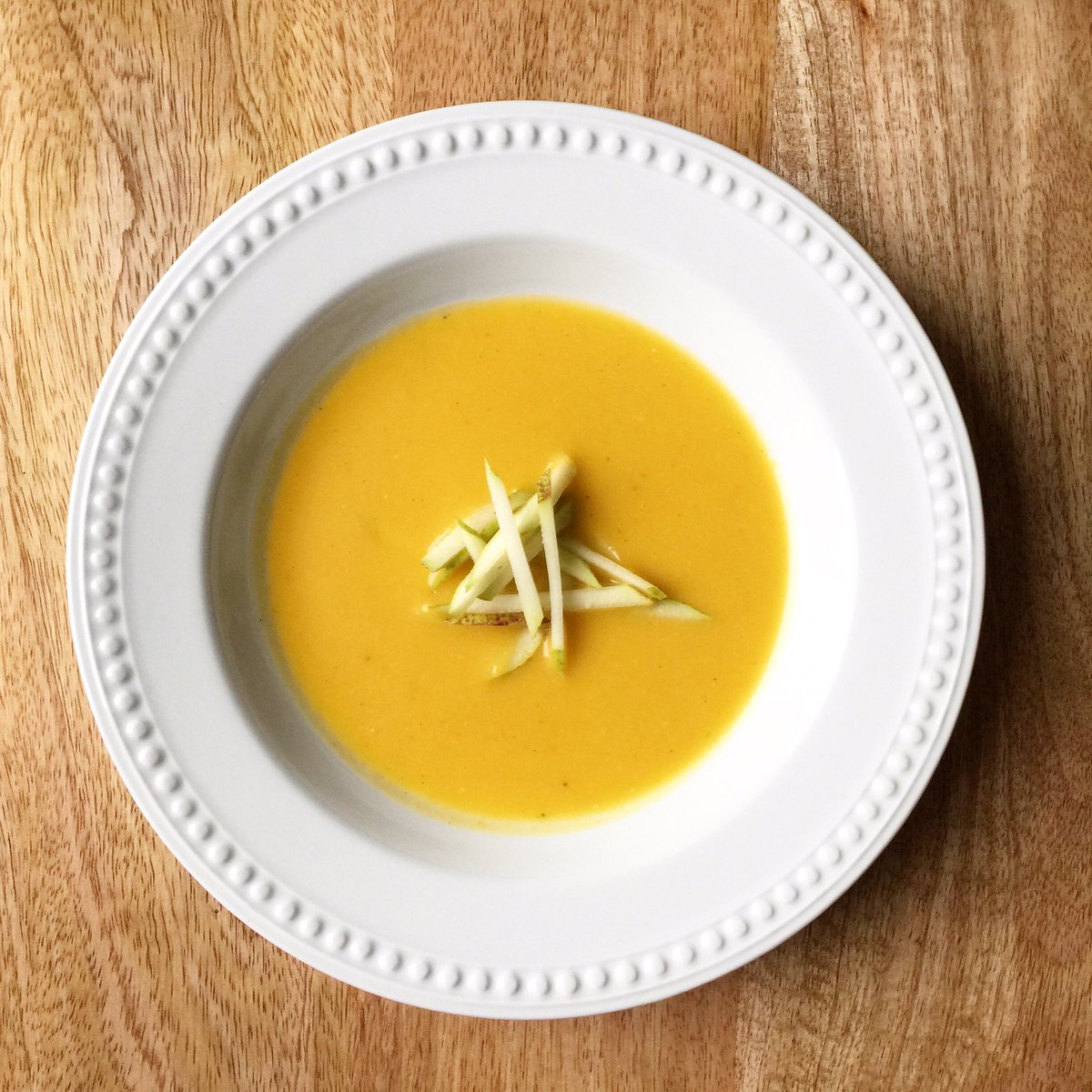TheCookerybstro's tweet photo. It's soup season!! Tomorrow's soup is a spiced butternut squash and leek, topped with julienne pear. Dairy and gluten free :) #kanata #food https://t.co/XmpVZSrUQk