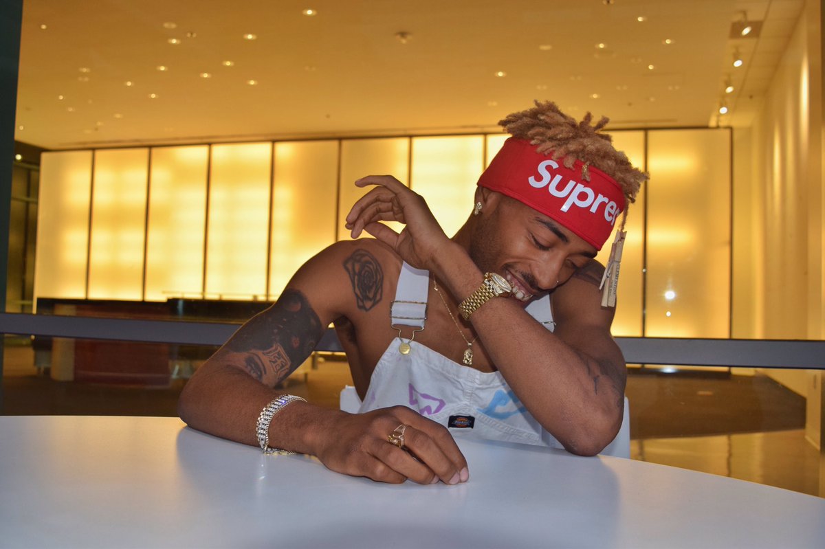 UriahWorldwide's tweet photo. #LACMA #Photoshoot #Supreme #Sponsor #AKX #ProductionGroup https://t.co/KMu7o6D2kq