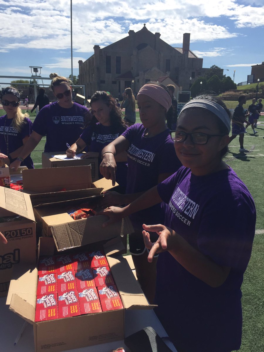 sc_womenssoccer's tweet photo. We had a great time packaging food items today for the backpack for schools program! #communityservice #lookingoutforourown #buildernation https://t.co/AHZVBdl1C7