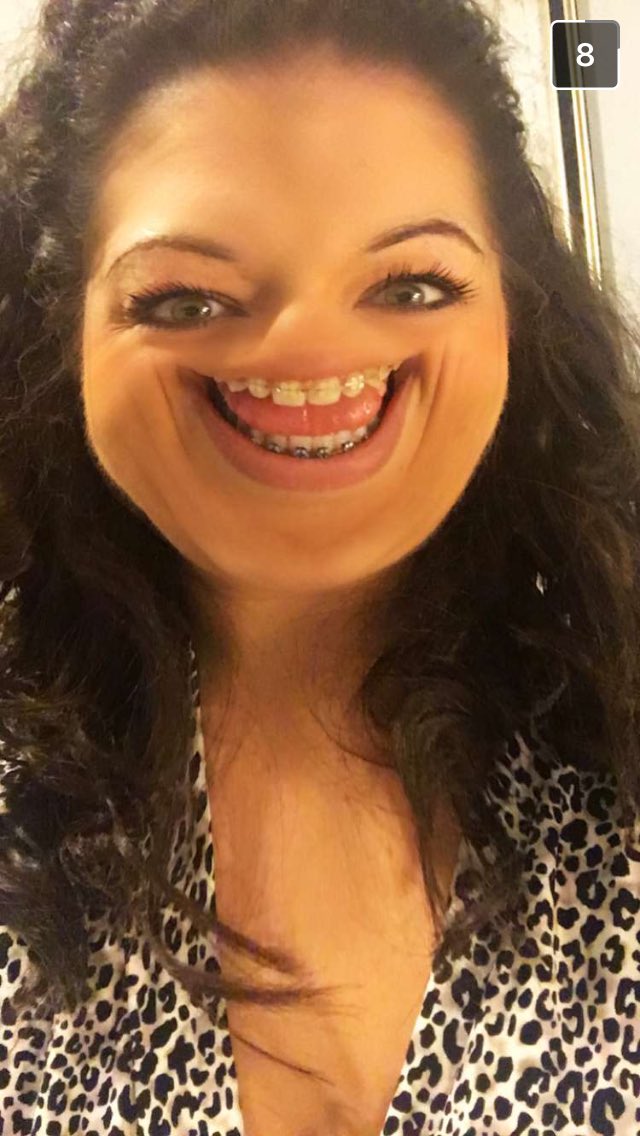 aprilnicole8's tweet photo. Lmao and we wonder why we've been single for years...it's fine.😂 https://t.co/ecvbmZrJ8S