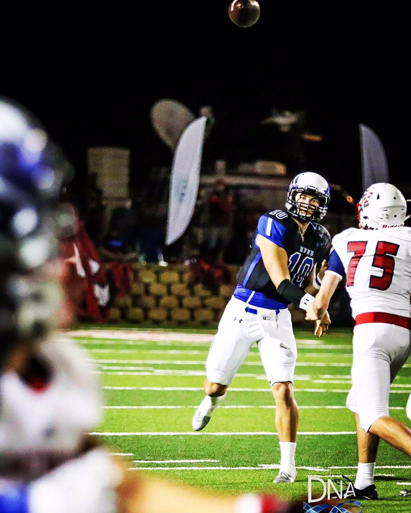 DNAinaction's tweet photo. Hey @FanstandATX, I'm voting for #Georgetown QB Chandler Herman for the @CostCuttersATX #PlayerOfTheWeek. #txhsfb https://t.co/rVC7jdtrN8