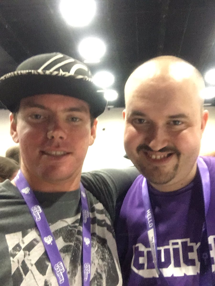 FusionTitan's tweet photo. @Dansgaming This guy is something special. It was nice meeting you. #TwitchCon2016 https://t.co/PTDwgAgTJa