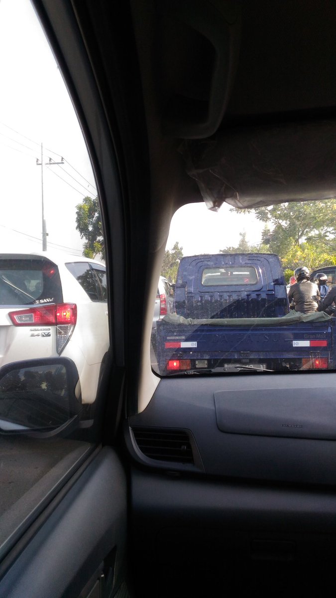 Macet parah merr arah stikom. Imbas perbaikan jembatan yg tak kunjung selesai.. <a href="/e100ss/">Radio Suara Surabaya</a>