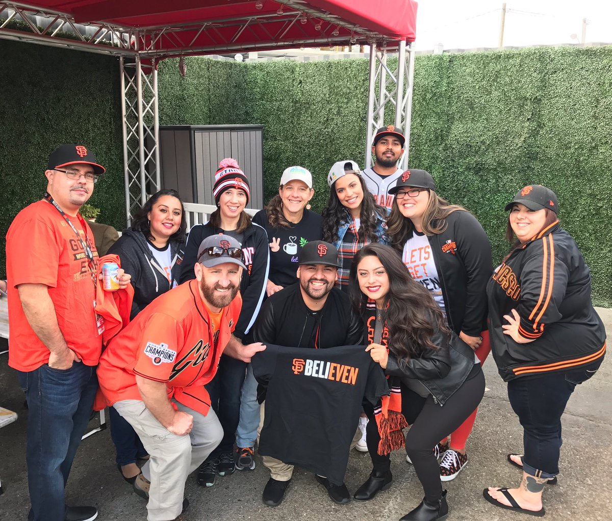 jbaby061307's tweet image. Piñas LOVE their GIANTS! #BeliEVEN #LetsGetEven #MadeForOctober ⚾️🏆🍾