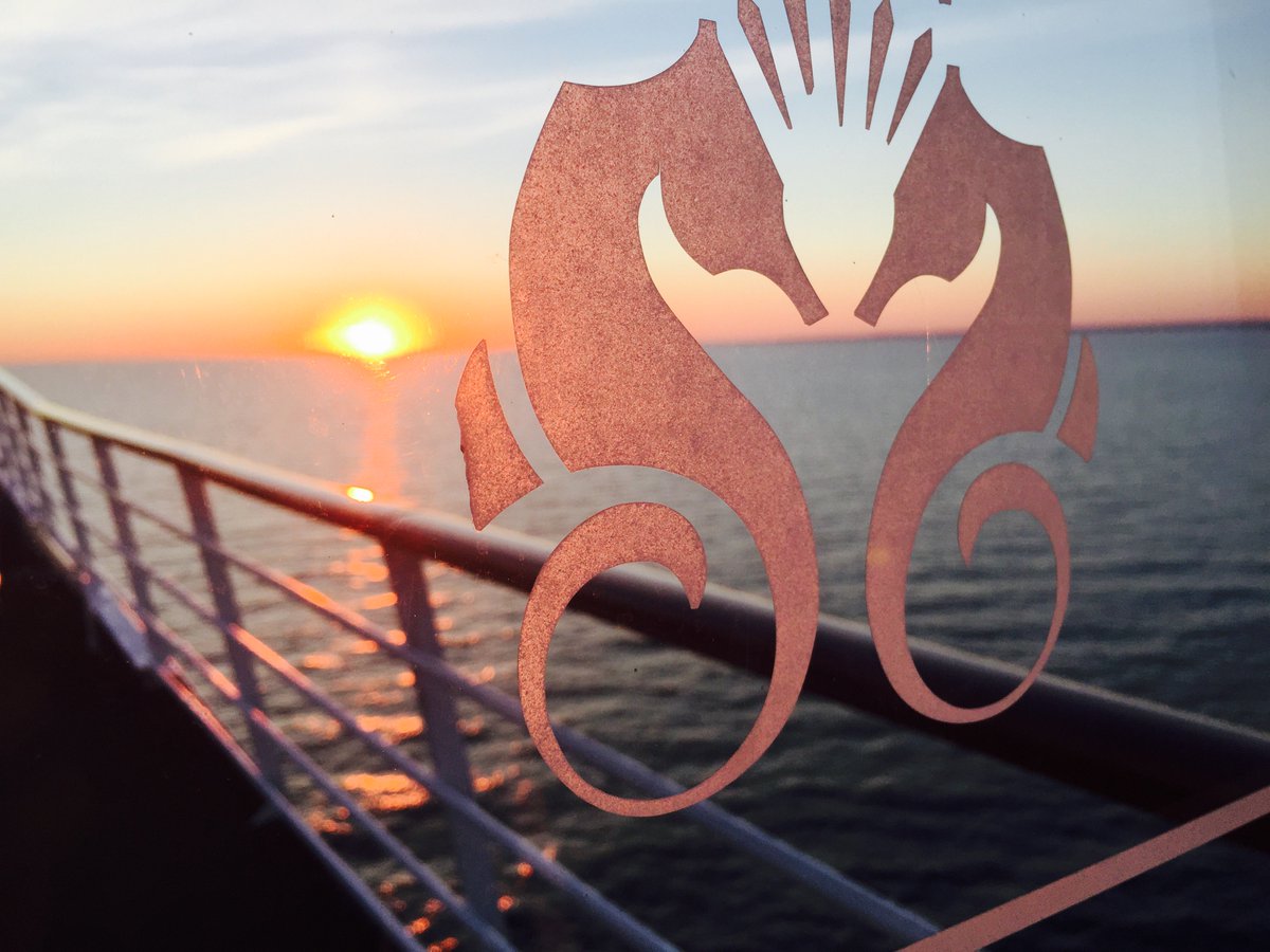 Wishing all those who are celebrating a wonderful #RoshHashanah this weekend. May it be filled with celebration and peace!