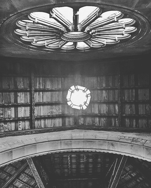 collabcreation's tweet photo. Beautiful ceiling! #collabcreationfilms #collabcreation #collabcreators #chasinglight #cin… https://t.co/CBYGZ98Cyt https://t.co/wNa1oBoNDE