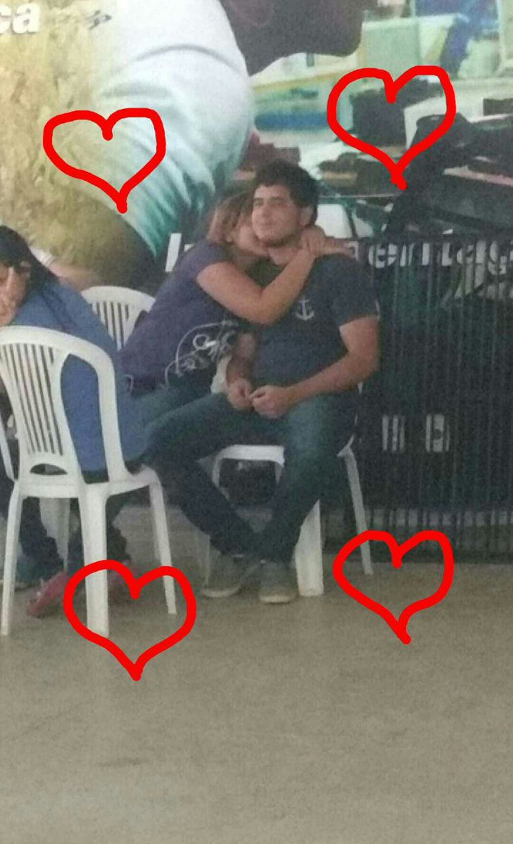 oliveiramyka's tweet photo. Meu amigo ogrodoce que me atura e sofre cmg. Amo vc! ❤❤ #elemec #arthurzinho #psmp @vivi_anws2 @Andrvitor12 @AthoseSilva https://t.co/BvXGX8cttN