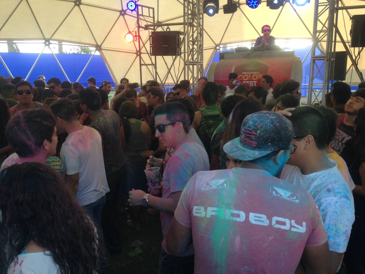 ddyerj's tweet photo. #PrimaveraColorFest Trujillo a color!!! https://t.co/g0Y8jEJQOV