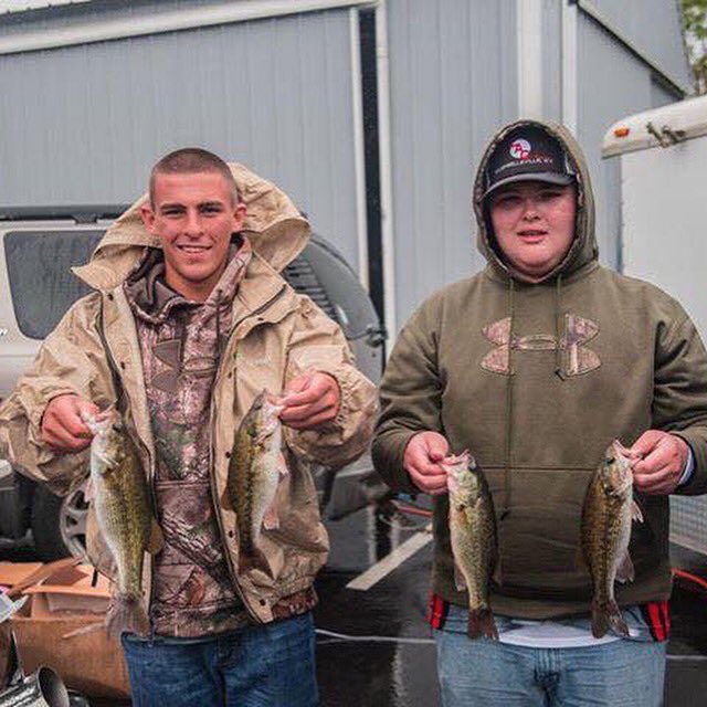 RealEzraOliver's tweet image. thank all our sponsors. #badboyjigs  #Vicious #GrubCustomBaits #Ratltrap #OwnerHooks #CremeLures #TeamQuantum #LAC-Angus #NextUpRecruits