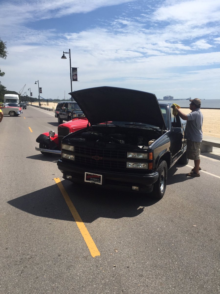 Trunkmonkey1995's tweet photo. #cruisinthecoast2016 has officially kicked off!! #hondacivic #454SS #RestomodBelair #LSX conversion #Beach #Mississippi #biloxi https://t.co/zjq7T50qc6