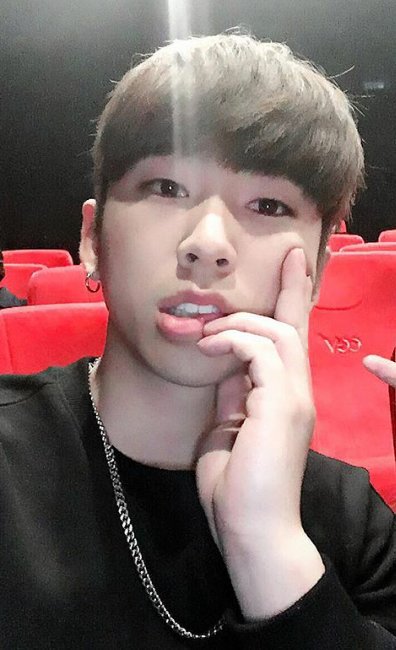 DiariodoHunsoo's tweet photo. ❄Quero Amigos
Alguém para conversar
To isolado...❄ https://t.co/oeUZC6MbpB