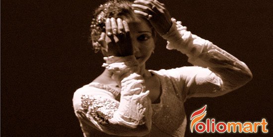 foliomart's tweet photo. Dr. Mitul Sengupta is a famous #KathakDancer and #DanceTeacher from New Delhi - Visit https://t.co/47YOm7bmU4 https://t.co/Ms6SbL8zzR