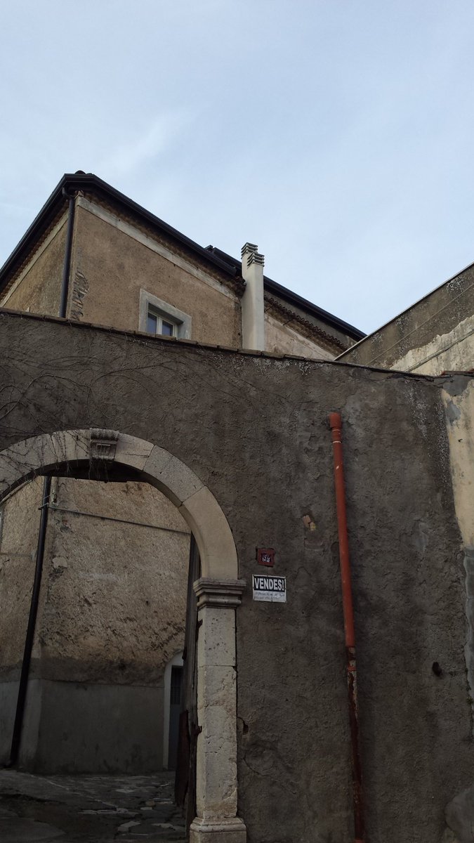 dony_467's tweet photo. #Melfi #troval'intruso bellezze e bruttezze @VittorioSgarbi @LivioValvano @leonardopisani1 @Rebis3 @PietroMonico_ @fpietrantuono @lindaruf https://t.co/KGWzChGkuw
