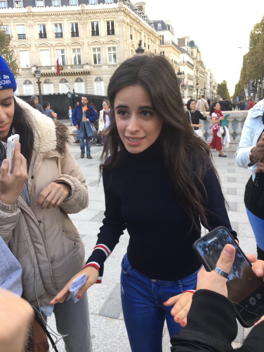 archivecbello's tweet image. she is so beautiful ✨🌹#camilacabello #ProudOfCamila #CamilaBestPics