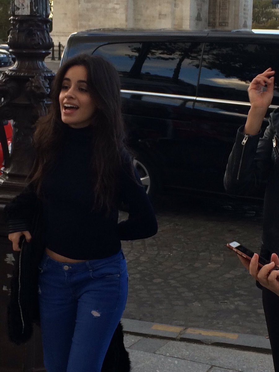 archivecbello's tweet image. she is so beautiful ✨🌹#camilacabello #ProudOfCamila #CamilaBestPics