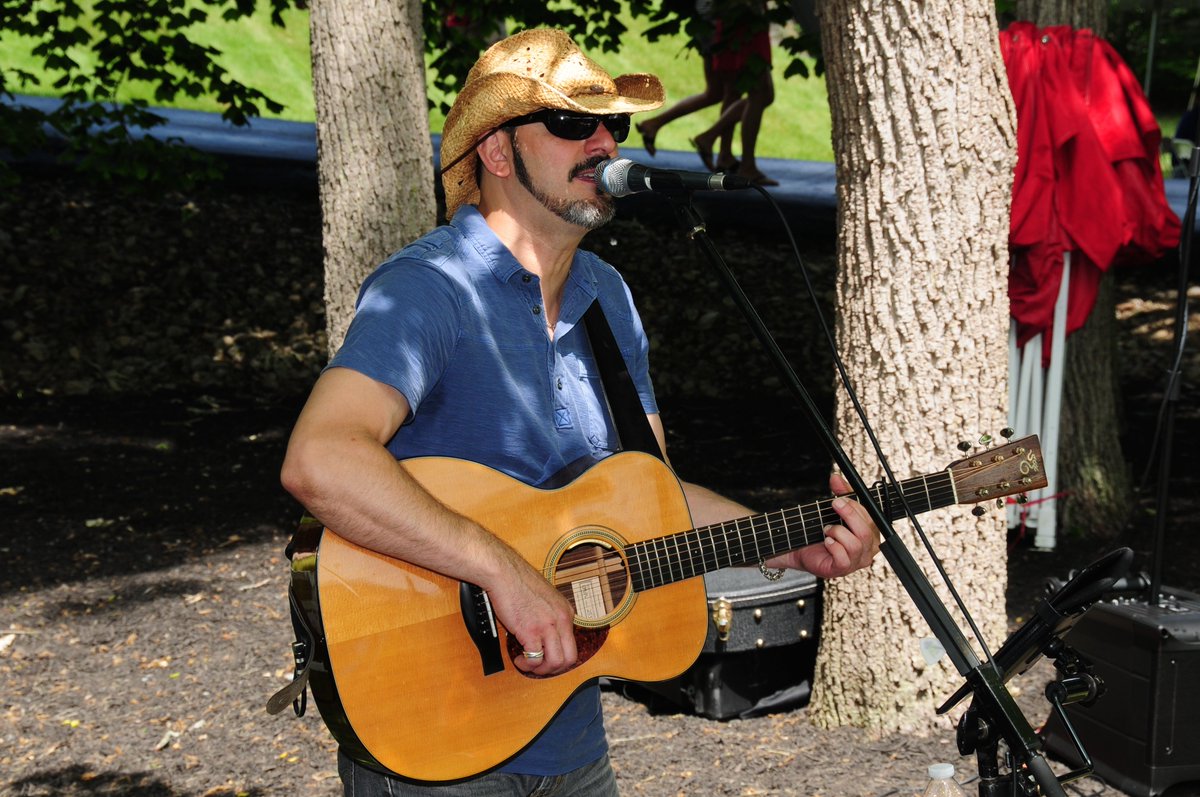 FRCCbus's tweet image. just doing what I love, #FRC #livemusic #music