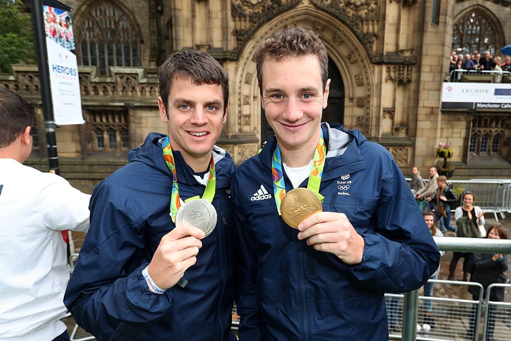 Here they are!

GB's triathlon heroes <a href="/AliBrownleetri/">Alistair Brownlee</a> &amp; <a href="/jonny_brownlee/">Jonathan Brownlee</a> are braving the rain.

bbc.in/2eefIUn #GBHeroesMCR