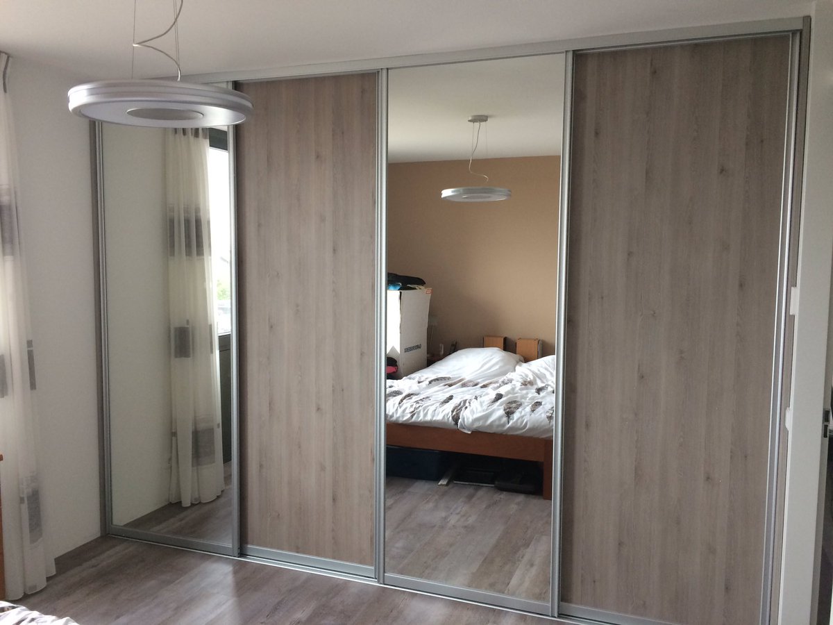 Grote kastenwand met deuren tot plafond geplaatst door <a href="/DeMultimate/">Hubo XL De Groot</a>