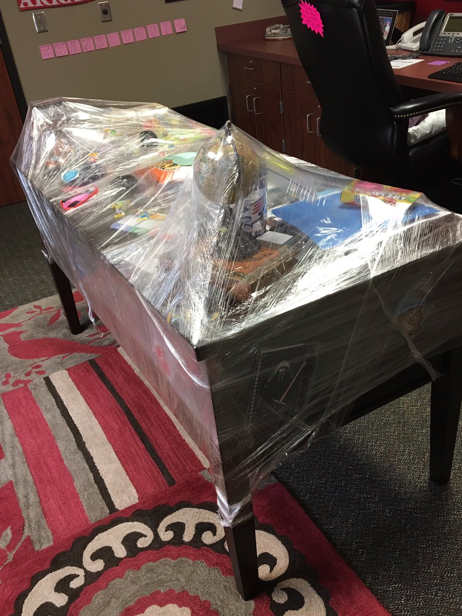 lccaffey's tweet photo. Happy Boss's Day Melinda Stone as you unwrap all of your favorite things from the WCJH staff. #wchowlout @MelStone1971 https://t.co/vGcX5nxdkF