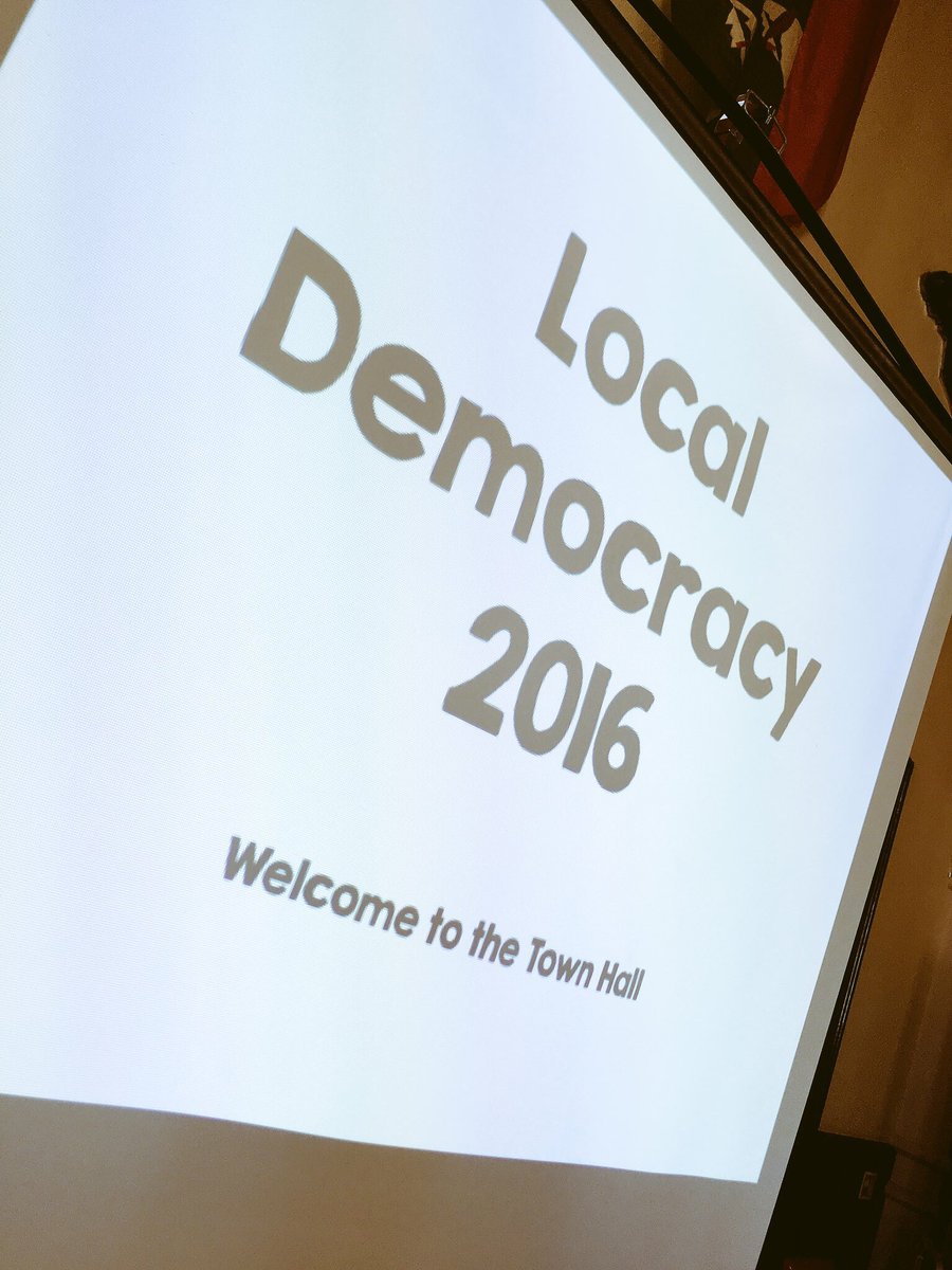 NewburyTC's tweet photo. The Town Council welcomes John Rankin Junior School to the Town Hall this afternoon, part of #localdemocracyweek #ELDW2016 https://t.co/QZipNzWrfD