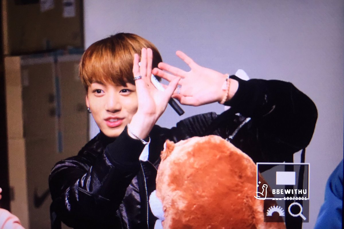 India_BTS's tweet photo. 161017
#BTS Fansign Event. #λ°©νμλ
λ¨ #λ°©νμΈλμλ―Έ #BTSIndianARMY #μΈλμλ―Έ #JUNGKOOK #kookdaily CTTO https://t.co/evnSOHsjyH