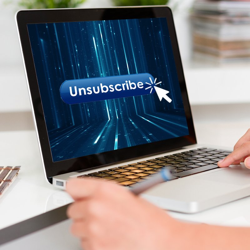 webfxtt's tweet image. When you decide that emails with big chunks of text will give you sales leads. #Webfx #letushelp