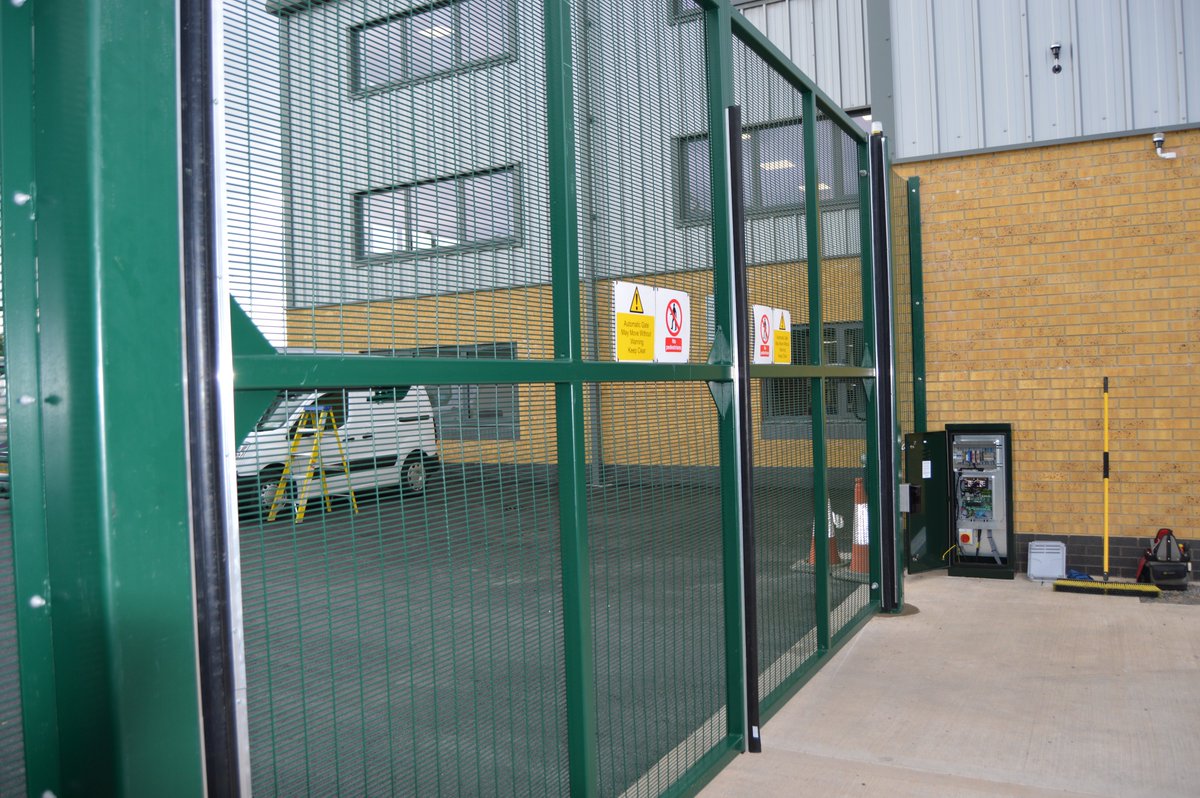 Paramountsg's tweet photo. We have launched our new finger guard system for automatic swing gates. It looks great and offers superb protection against accidents. https://t.co/bC4maOs2vB