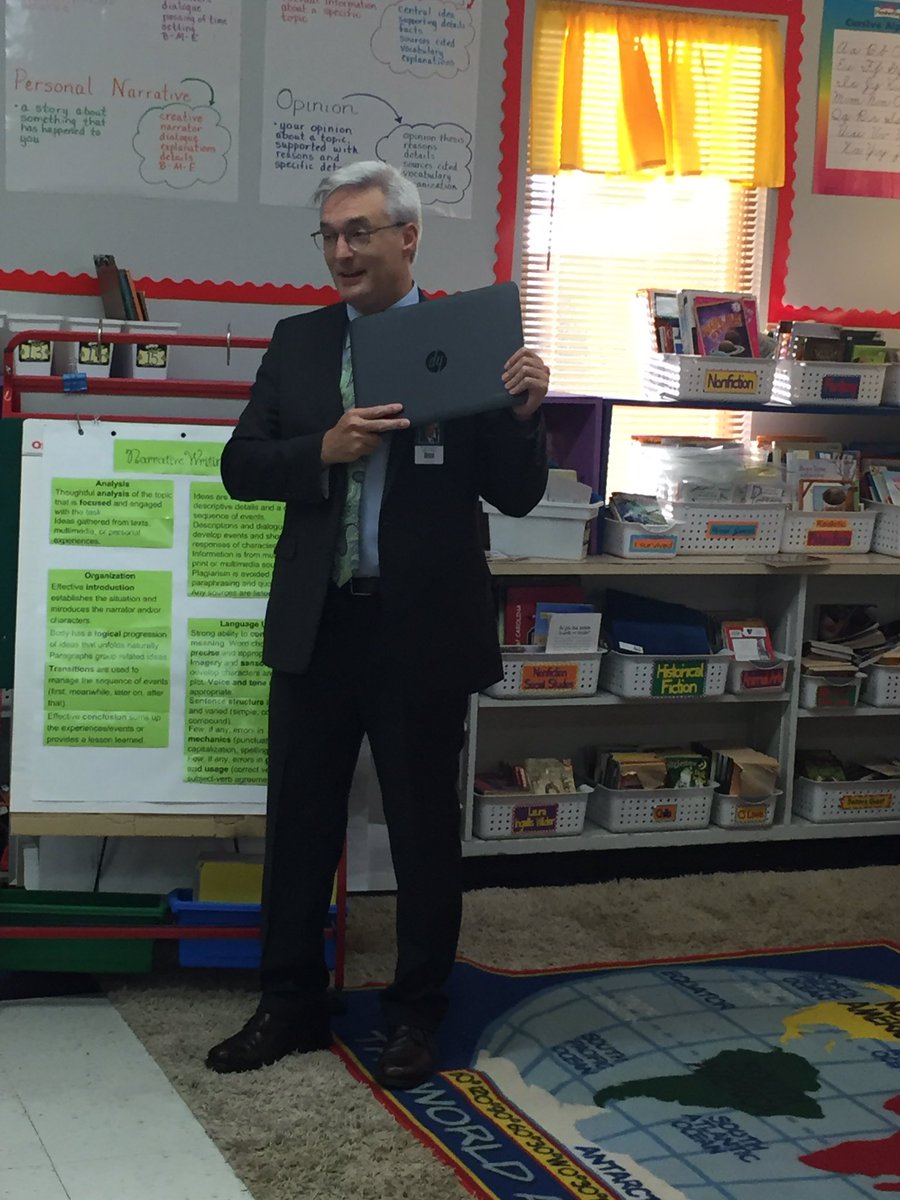 hsmbulldogs's tweet photo. We are rolling out #chromebooks #3rdand4thgrade #loveSCschools https://t.co/i8cGrKsaf8