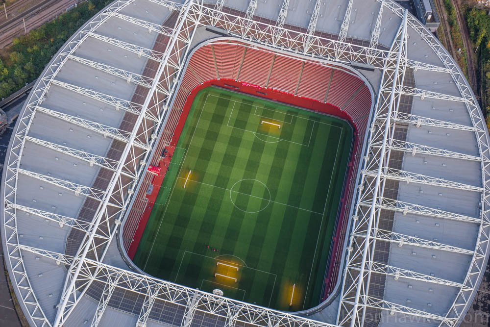 jasonhawkesphot's tweet photo. This morning, 900ft over the @Arsenal , #Arsenal, #Emirates Stadium. https://t.co/XsajHe93VG