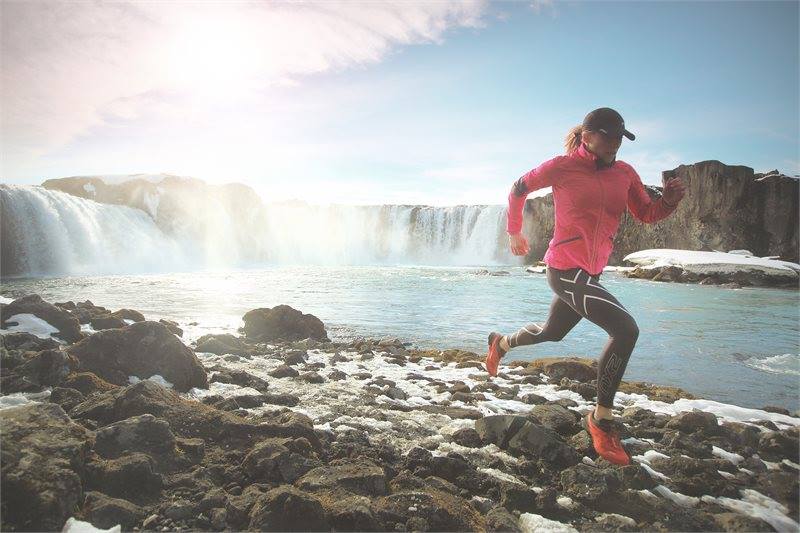 wigglesport's tweet photo. Genau zur richtigen Zeit - #2XU back in stock! https://t.co/FKNnqNpS76 https://t.co/CDcujxfU4L