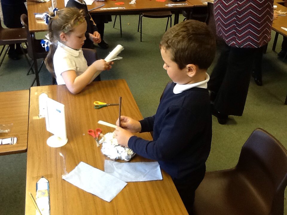 Thats_Mr_B's tweet photo. A fantastic science investigation this afternoon. The winning boat held 300g before it sank. #pfpsscience @Palacefieldhead @PFPSMrsW https://t.co/5Htph6pT0h