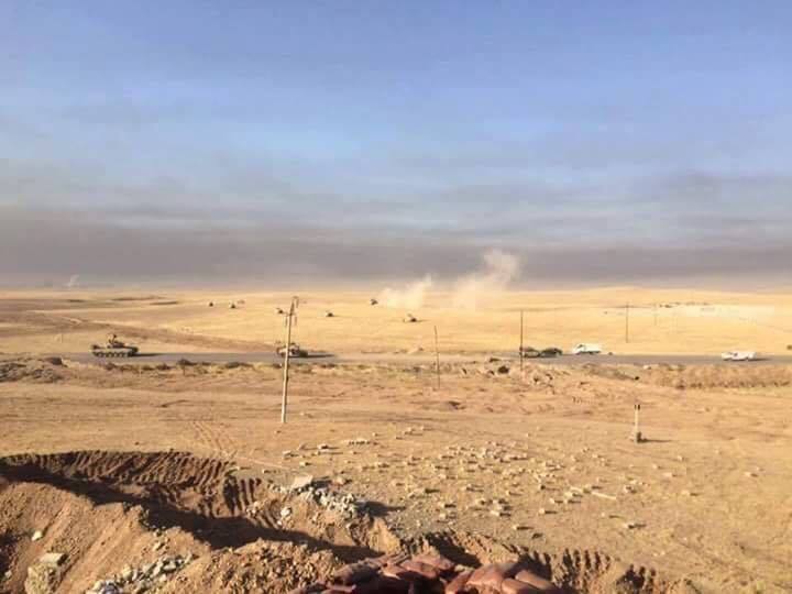 قطعات ⁧#الفرقة_المدرعة_التاسعة⁩ تفتح الساتر الترابي من جهة قاطع ⁧#الكوير⁩ .
⁧#معركه_اسقاط_الخلاقه⁩
⁧#الموصل_بقبضه_قواتنا⁩