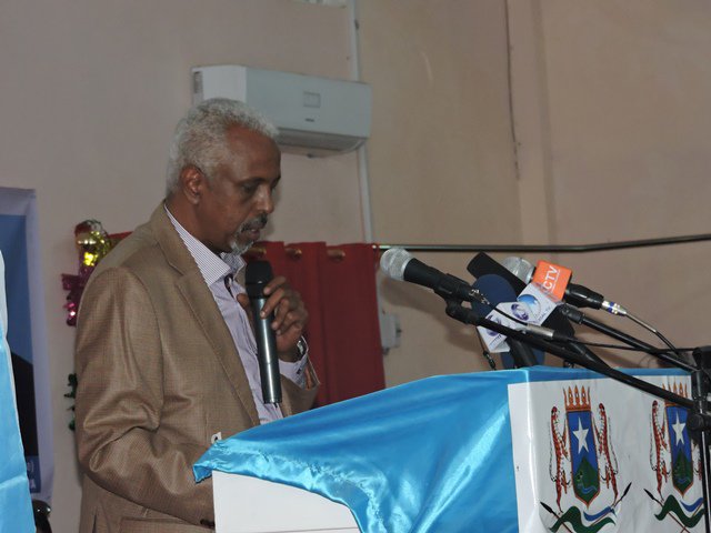 Jumbur1991's tweet photo. Madaxweynaha Rasmiga ah ee #HirShabeelle mudane C.C.Cosoble
soo dhowoow mudane Madaxweyne
#Cosoble #Jowhar https://t.co/9XkUZnA7a0