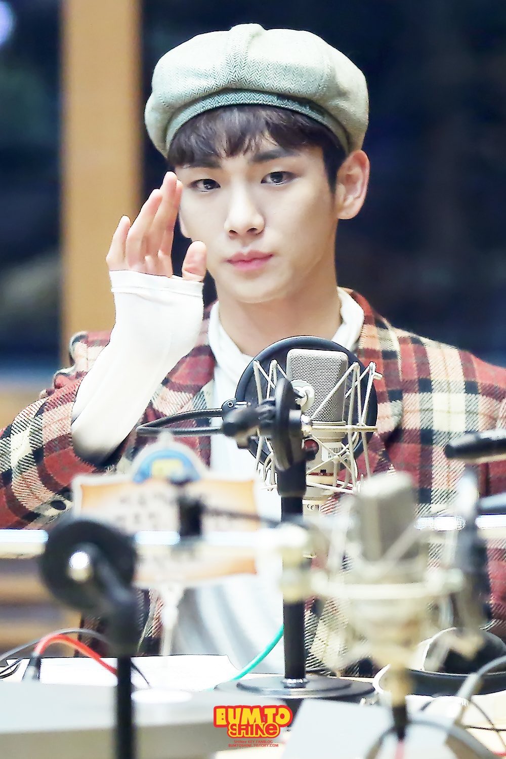 Shineeの拾い画像bot すごい高画質 どんなカメラを持ってるんでしょう