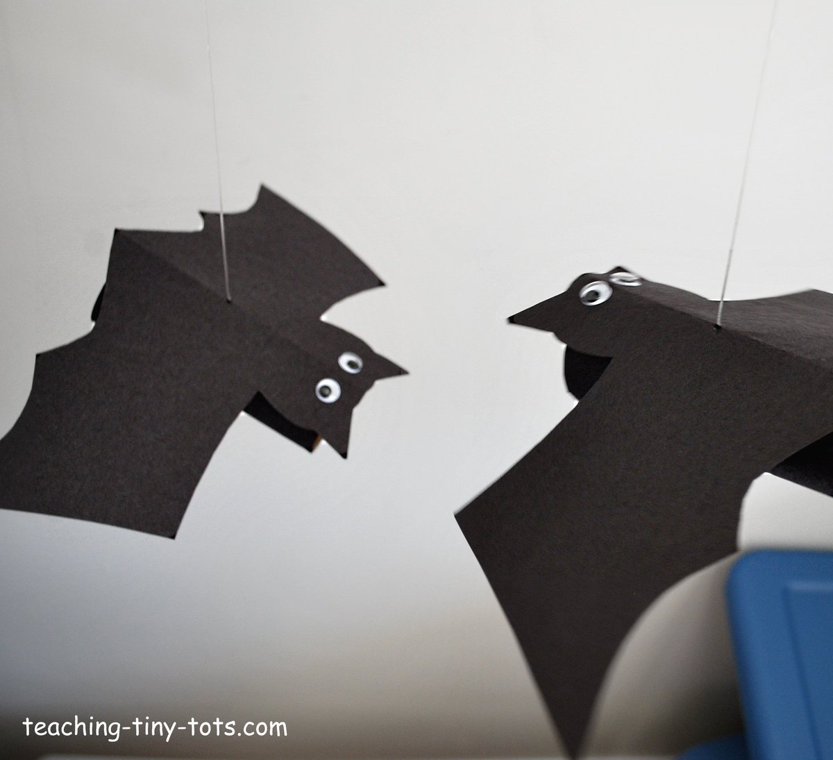 BitznGiggles's tweet image. RT @teachingtots: Easy Halloween craft for Kindergarten tinyurl.com/zql82a6 #halloweencraft #batcraft