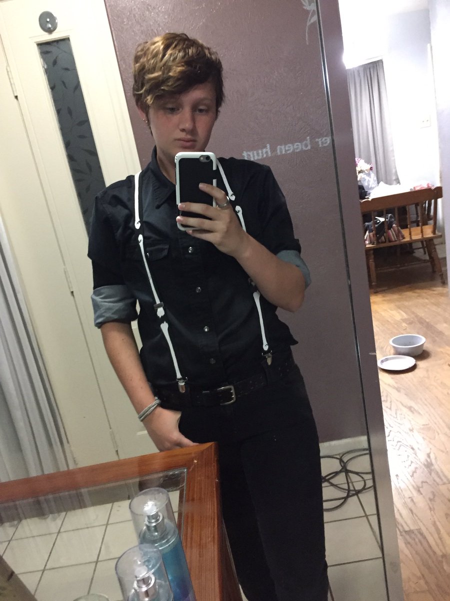 TheTransMen's tweet photo. i am spooky -ryan https://t.co/w3xbKyrG0A