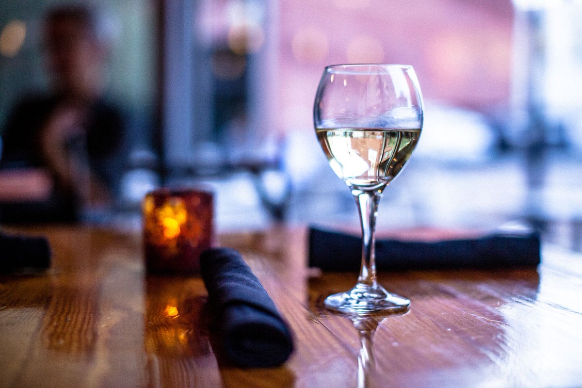 flyrestaurant's tweet photo. It's Monday aka "half-priced bottles of wine" day https://t.co/LXDm6FawUd
