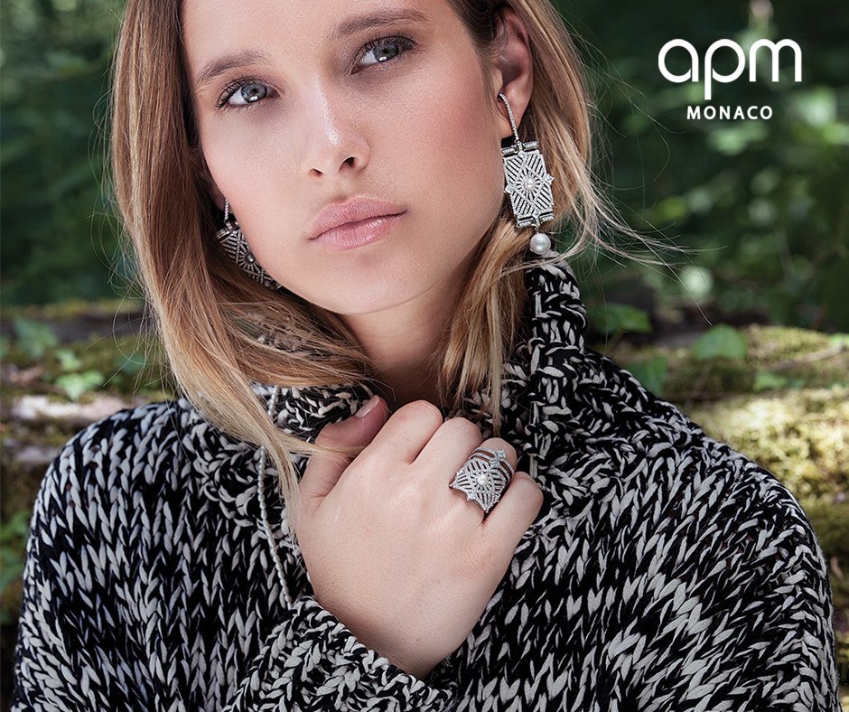 LineaOroGioiell's tweet photo. Linea Oro Gioielleria | Presenta la nuova collezione APM Monaco. #lineaorogioielleria #apmmonaco #gioielli #jewelry #newcollection #elavweb https://t.co/fQjtRtk8YL
