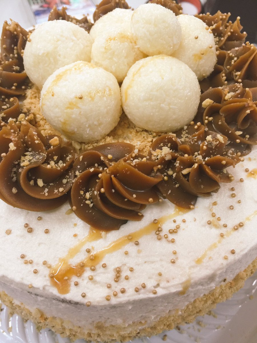 brendasbakerypy's tweet photo. Nuestro primer tweet se lo dedicamos a esta delicia de coco, vainilla y dulce de leche! 😛 
Seguinos para conocer más! @brendasbakerypy 😍 https://t.co/AQ4zyMeko1