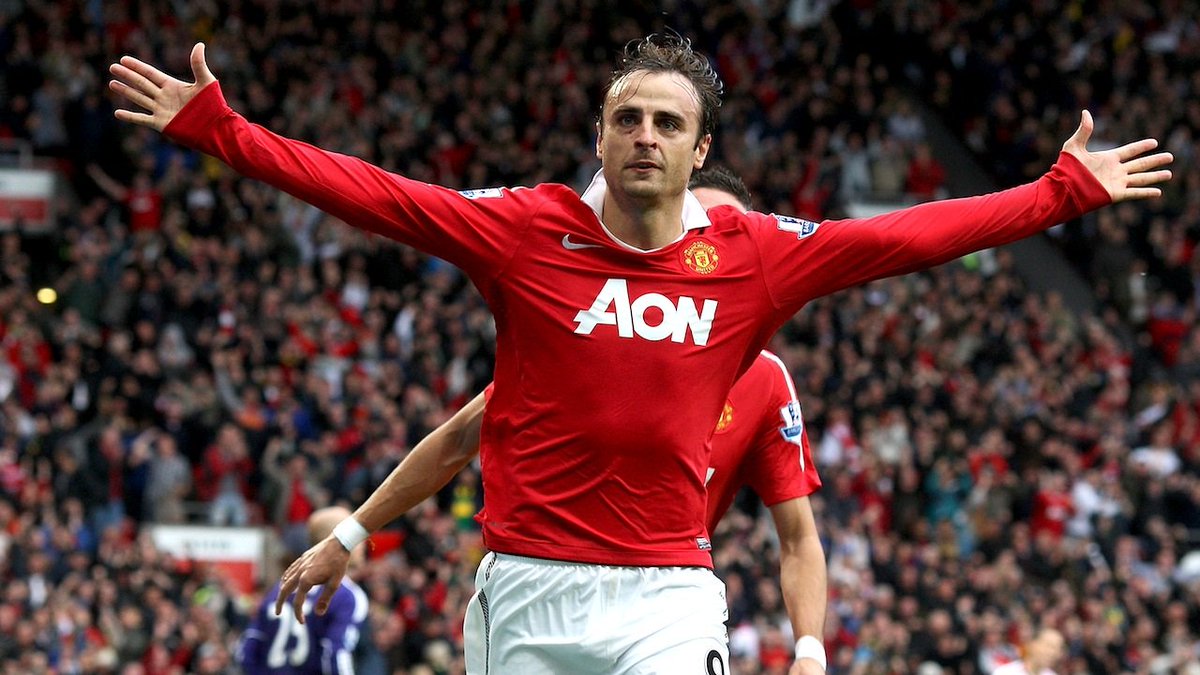 Berbatov adalah satu-satunya pemain United yg mencetak hat-trick vs Liverpool sejak thn '46

#WEAREUNITEDID 
#YOUC1000ISOTONIC 
#UNITEDARMY