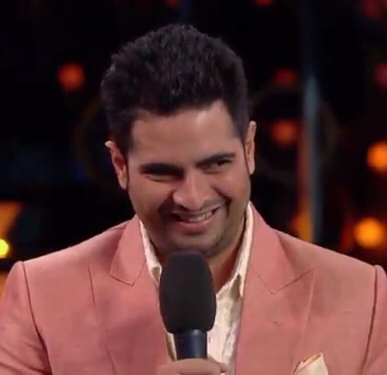 karanandnisha's tweet photo. Our Rockstar ❤️@_KaranMehra @BiggBoss @nisharawal #KaranMehraInBB10 #KaranMehra #keepsupportingkaran @BiggBoss 😘😍😘😍😍 @TeamKaranMehra https://t.co/49w63uy5L6