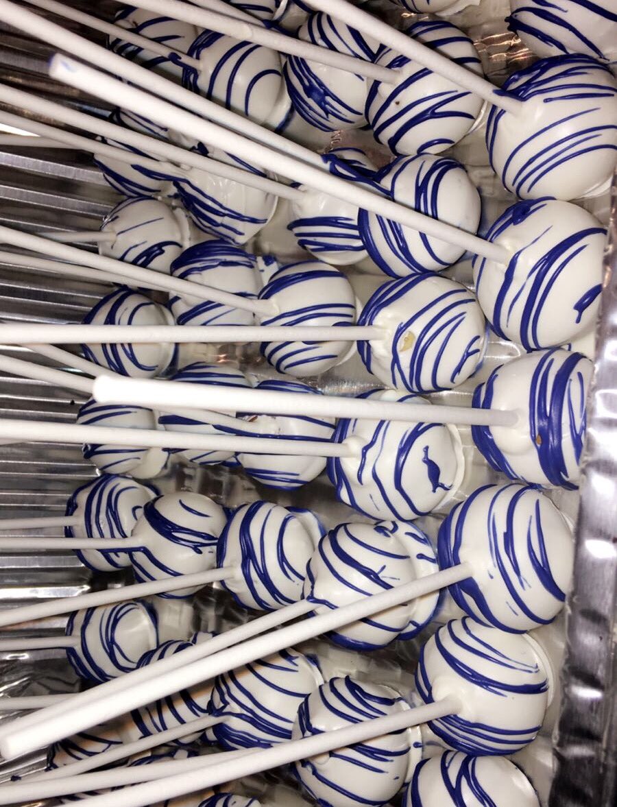 safehr's tweet photo. sneak preview for today's bakesale, can't wait to see y'all! 🍫🍪 https://t.co/8U26O12AoP