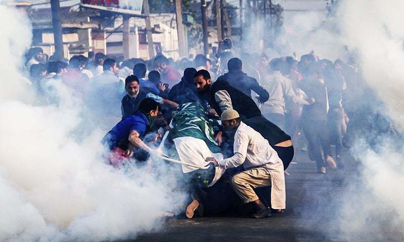 Nella valle del #Kashmir si continua a morire buff.ly/2dYnqnZ <a href="/cam_pasquarelli/">Camillo Pasquarelli</a>