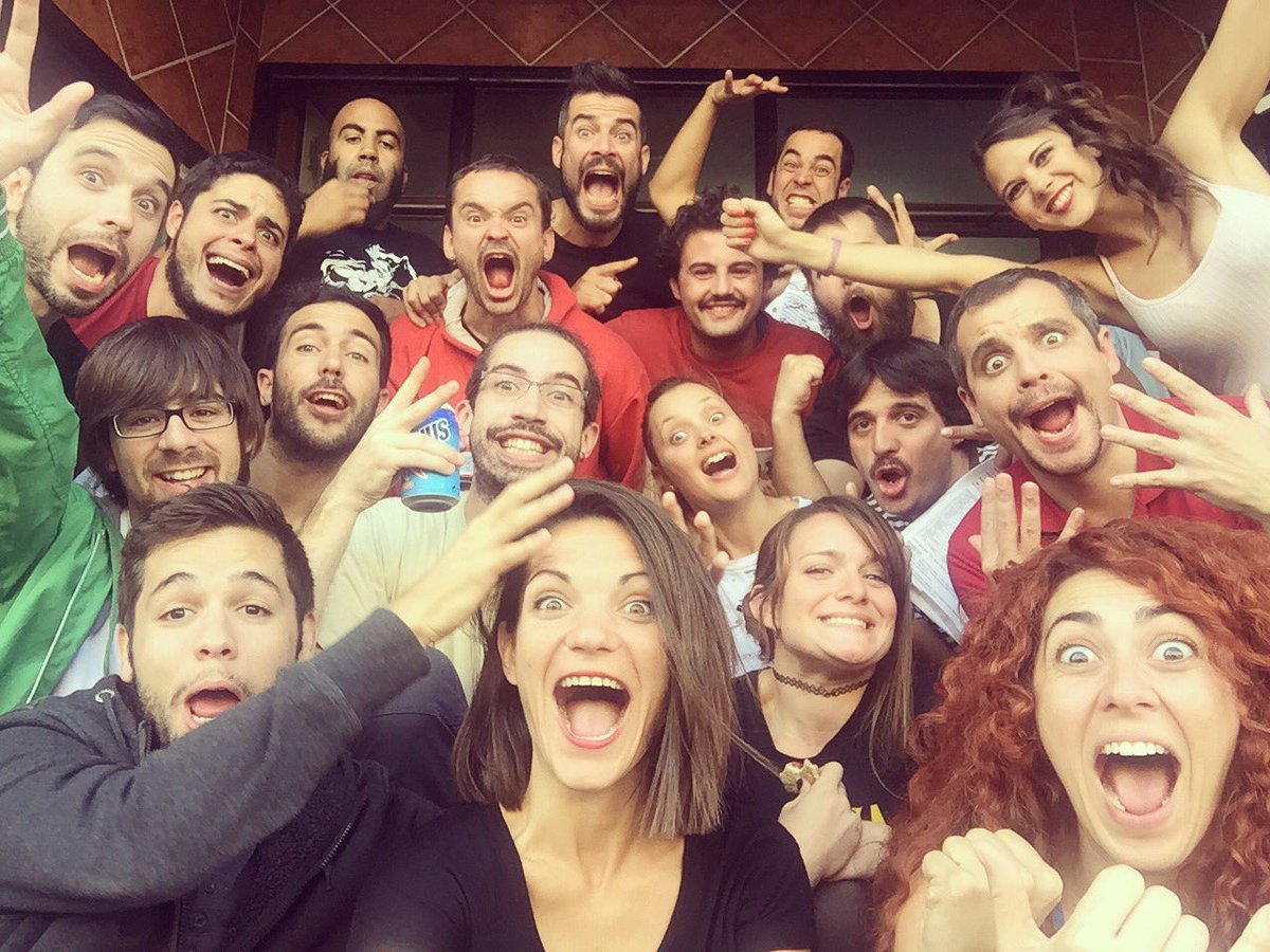 Teresa_Segura's tweet photo. Un proyecto que empezó con un #nohayhuevos de @davidsainz y @DiegoVillalba86 y nos hemos sumado todos estos lokitos 🙌 GRACIAS equipazo!!! https://t.co/wDNF1kmbBk