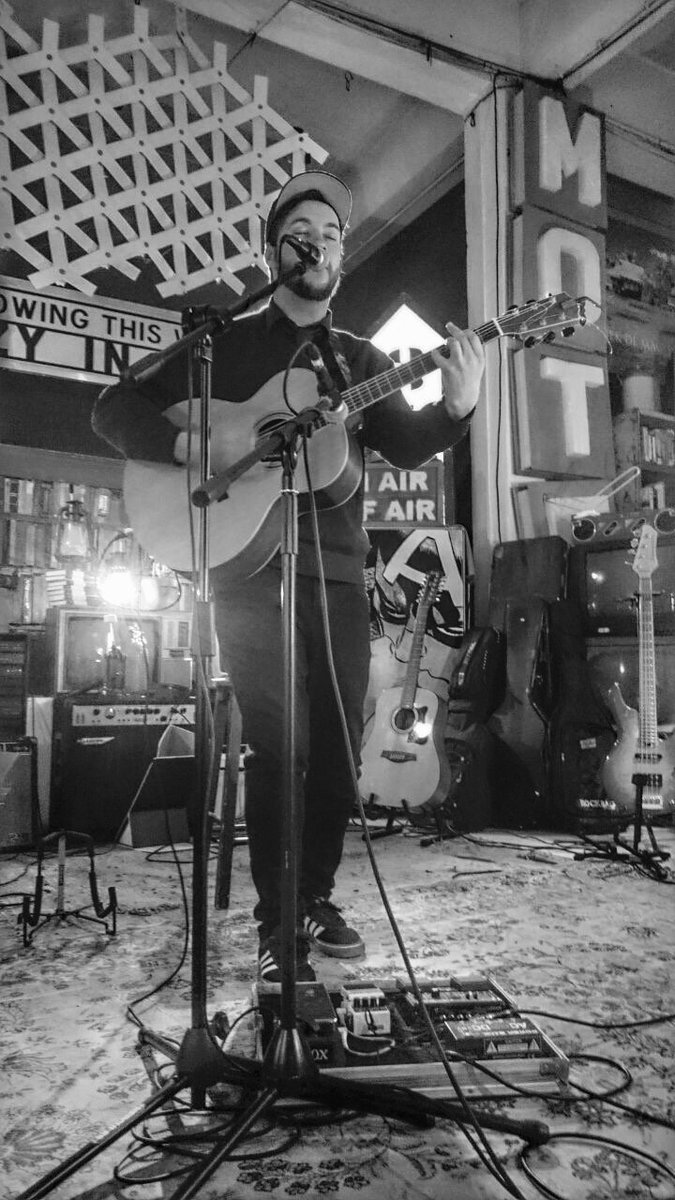 We had the amazing Bart Larter in for the #BombSession a few weeks back. Read more #blue#folk #alternative #muso goo.gl/Ob0uWq