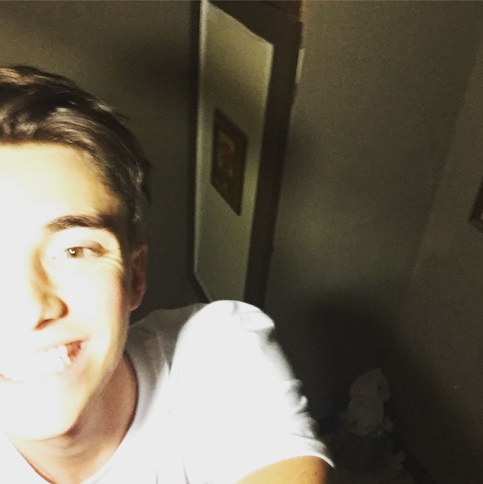 greysonchance's tweet photo. Blurry G wishes you a happy week 🎉 https://t.co/XN36ZZ9FY3
