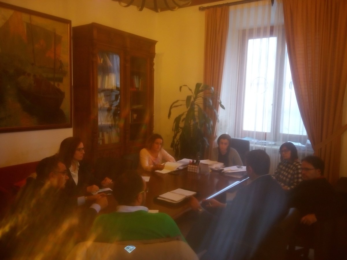 mjesusmh's tweet photo. En las reuniones de @Dip_Va trabajamos #enoturismo @RutaVinodeRueda @RutaVinoCigales @AyuntamientoVLL @AgViajesVLL https://t.co/IVfJP5lUcJ